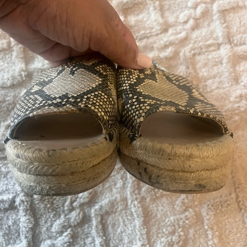 DKNY 9 Cream and gratis green Espadrilles open tie